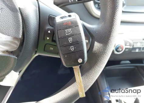 2018 Kia Sorento 2.4L Lx z USA, uszkodzony, nr VIN 5XYPG4A39JG376878